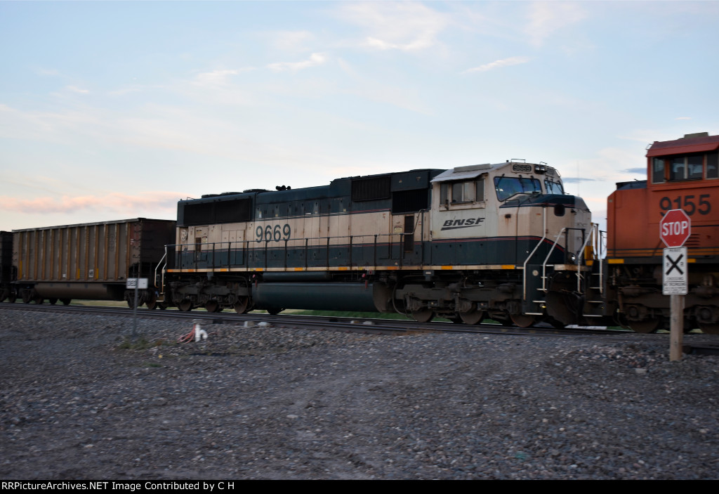 BNSF 9669